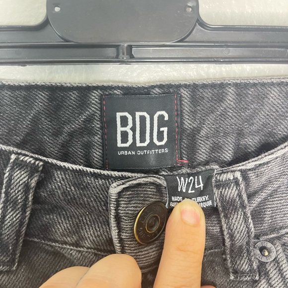 BDG Urban Outfitters Black High Rise Mushroom Embroidered Size 24 - Picture 5 of 7